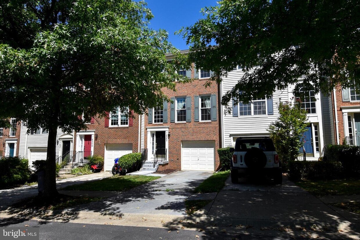 18207 Buskin Ln, Boyds, MD 20841 Townhome Rentals in Boyds MD