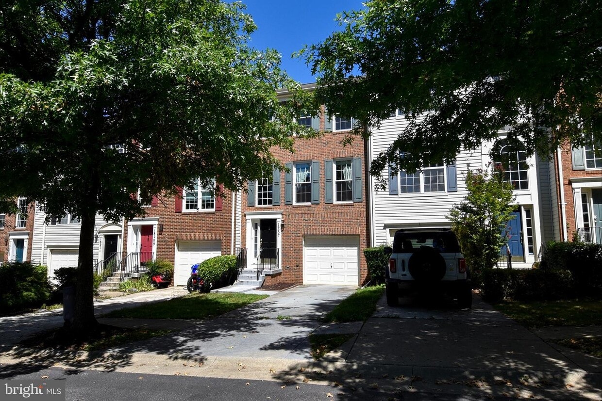 18207 Buskin Ln, Boyds, MD 20841 Townhome Rentals in Boyds MD