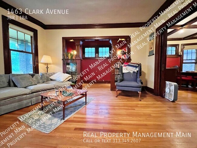 Building Photo - Clark Park Upper 3 Bed