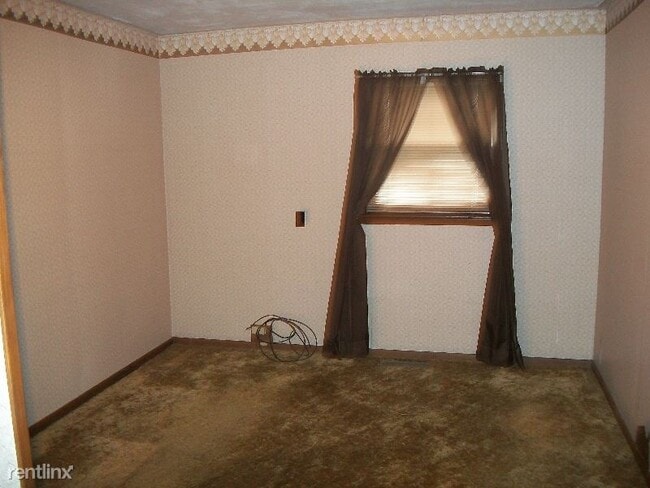 Building Photo - 2 br, 1 bath House - 209 W McKee St.