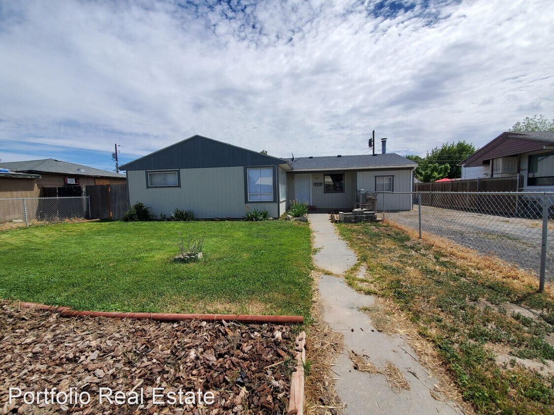 3 br, 1 bath House 4325 Star Dr NE House Rental in Moses Lake, WA