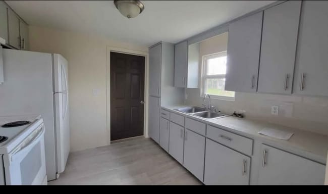 Foto del edificio - 41786 W Expy 83