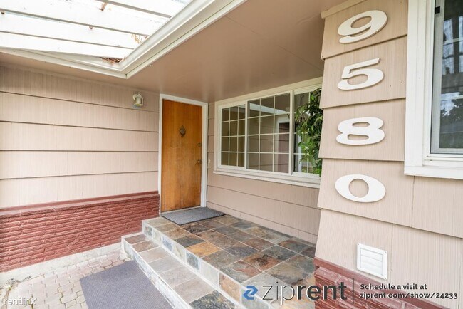 Foto del edificio - 3 br, 2 bath House - 9580 Southwest Duncan...