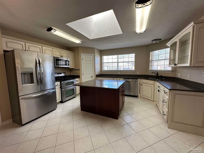 Building Photo - 703 Marlin Spike Dr