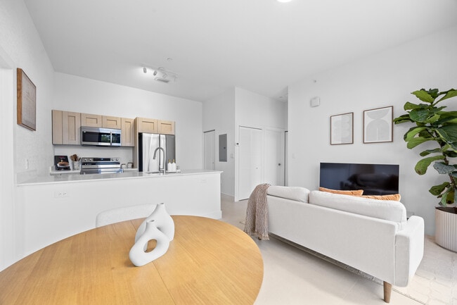 2 dormitorios, 2 baños - Sala de estar - Cauley Residences