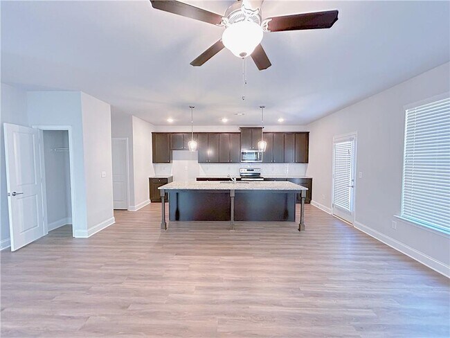 Foto del edificio - 2614 Mls Cmn Dr