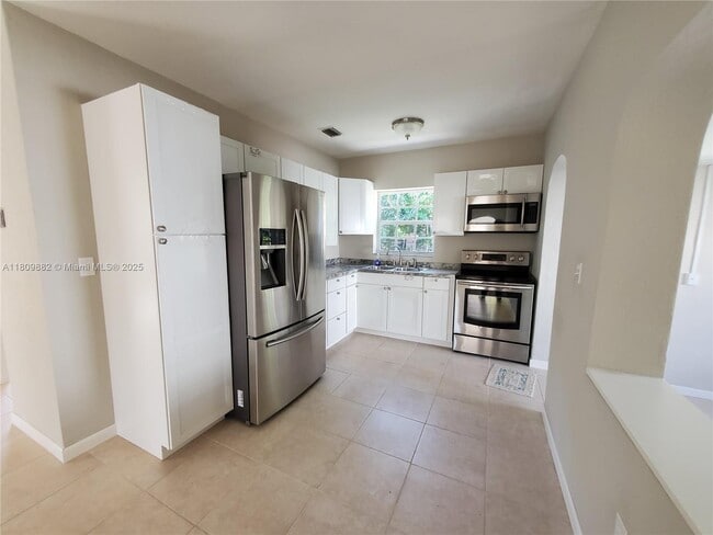 Photo - 70 NW 33rd Ave House
