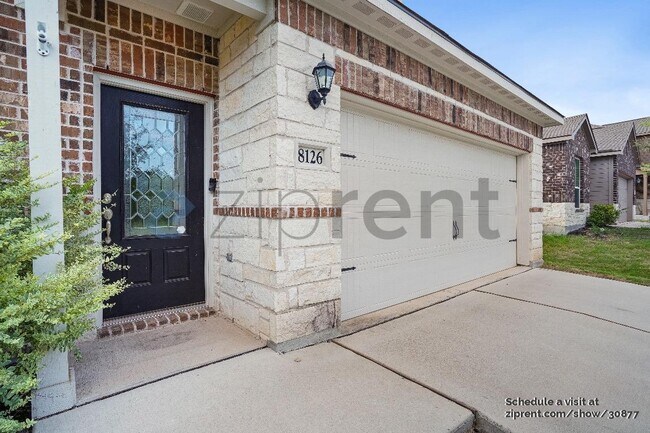 Foto del edificio - 8126 Bending Tree