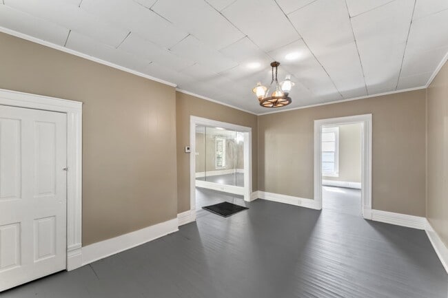 Building Photo - "Charming 2-Bed, 1-Bath Gem on Avenue H – ...