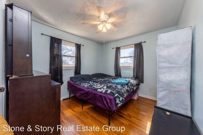 Building Photo - 4 br, 1 bath House - 1521 w. 15th St