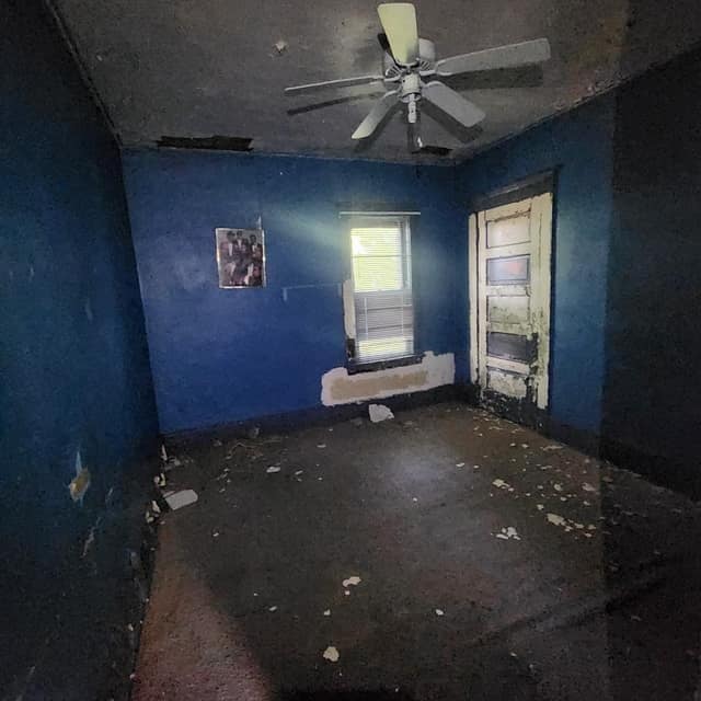 Photo - 2847 E 98th St (Cleveland, OH) House