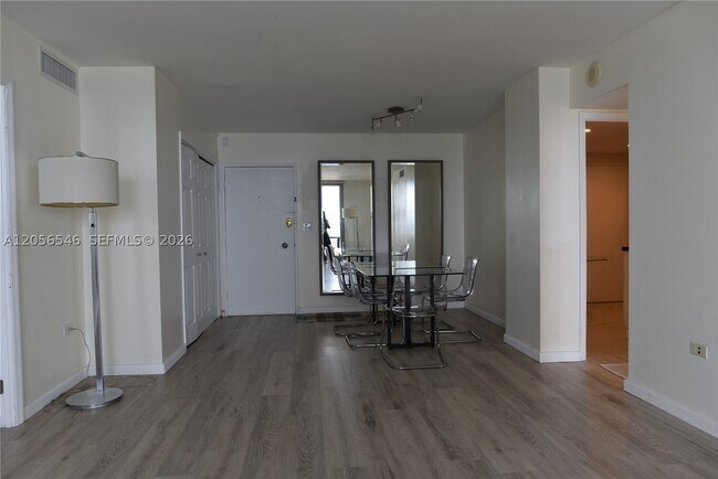 Building Photo - 5555 Collins Ave