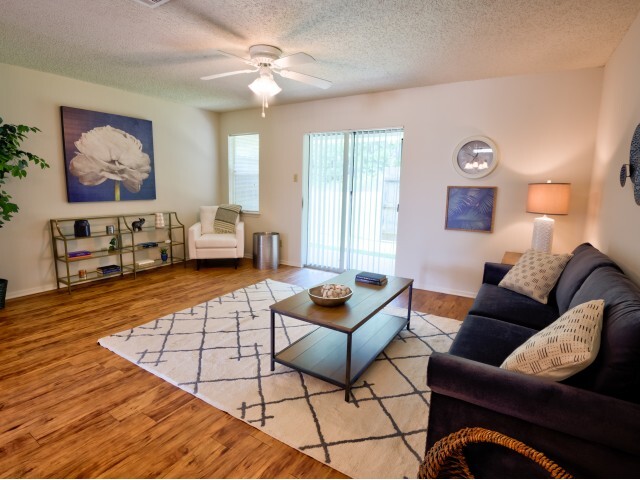 Foto principal - Timber Ridge Apartment Homes