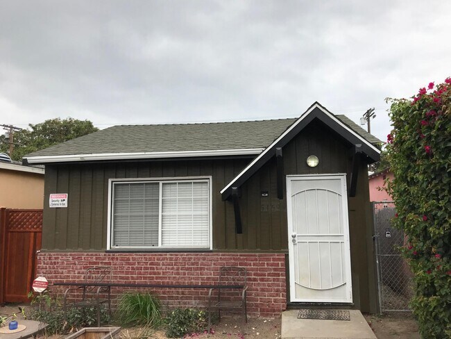 Front of the house with private yard - 5159 Inglewood Blvd