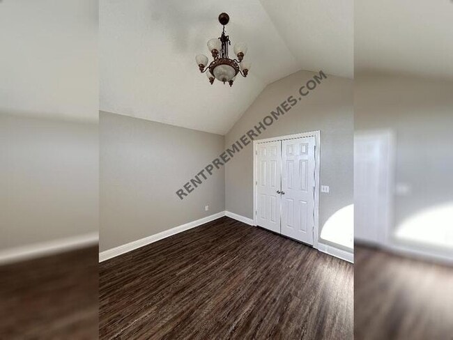Building Photo - 2019 Ridgeview Rd