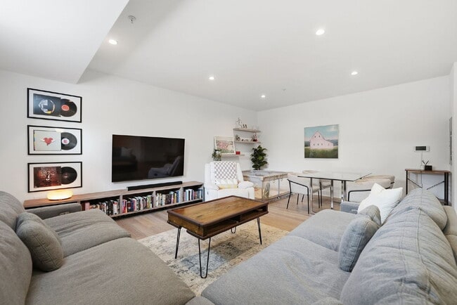 Photo - Light-Filled Luxury Condo with Designer Finishes