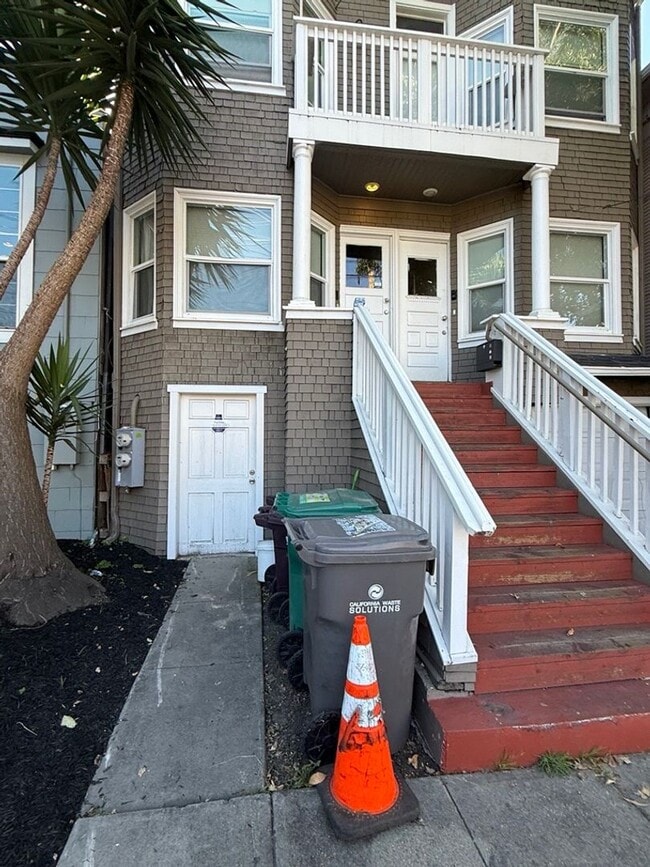 Building Photo - 2533-2535 Filbert Street