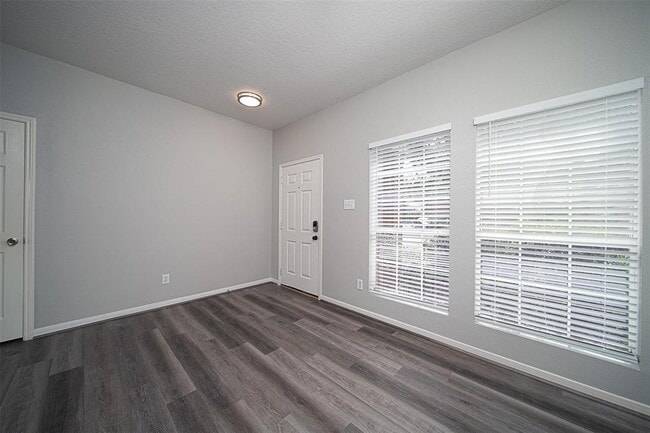 Foto del edificio - 15331 Hickory Dale St