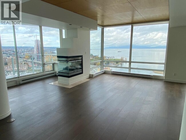 Building Photo - 1500 Hornby St