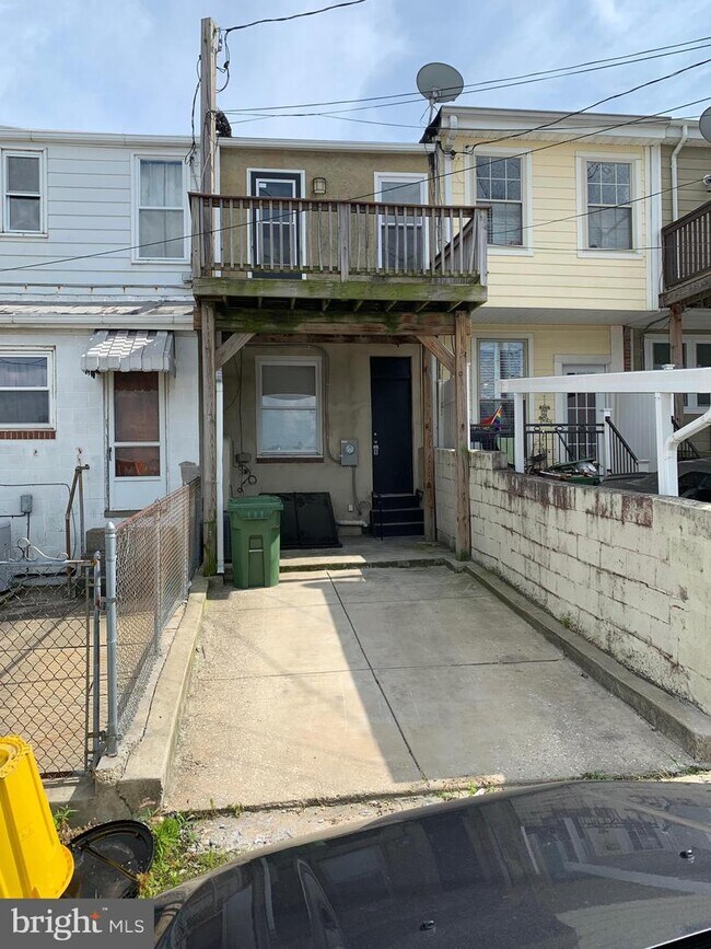 Building Photo - 2318 E Fayette St