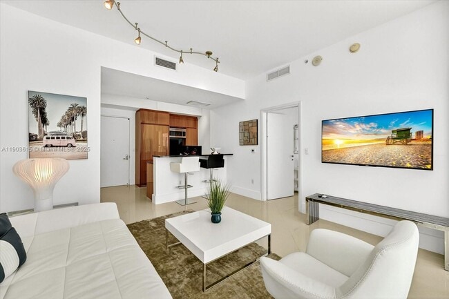 Foto del edificio - 50 South Pointe Dr