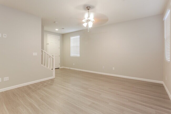 Foto del edificio - 10152 Ruggles Mansion Ave