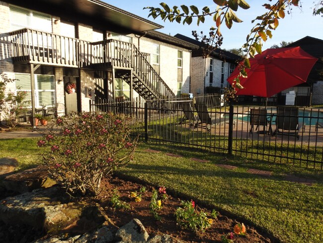 Foto del edificio - 327 W Hufsmith Rd