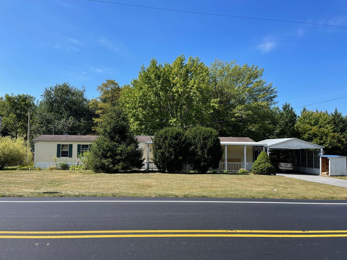 Primary Photo - 3 bedroom home Fayetville PA!