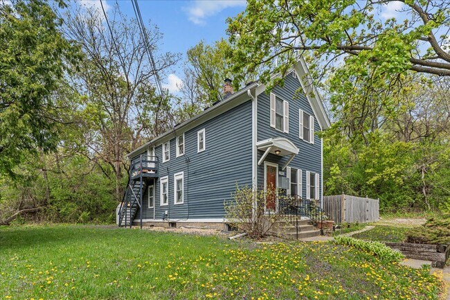 Building Photo - 195 Oneida St
