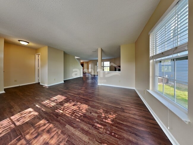 Building Photo - 8330 S Rising Sun Dr