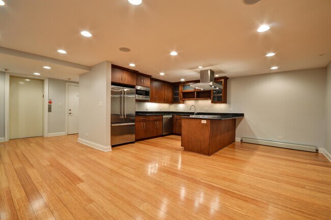 Foto del edificio - 632 W Barry Ave