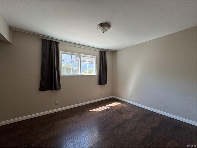 Building Photo - 353 S Heatherstone St