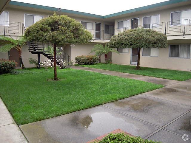 Courtyard - Royale Apartments