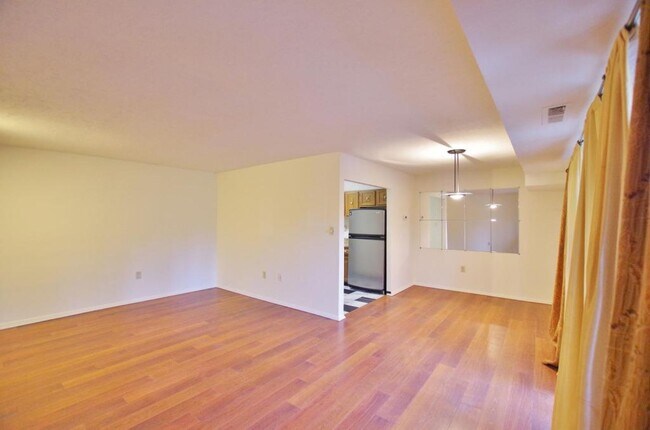 Building Photo - 6133 Leesburg Pike, 310