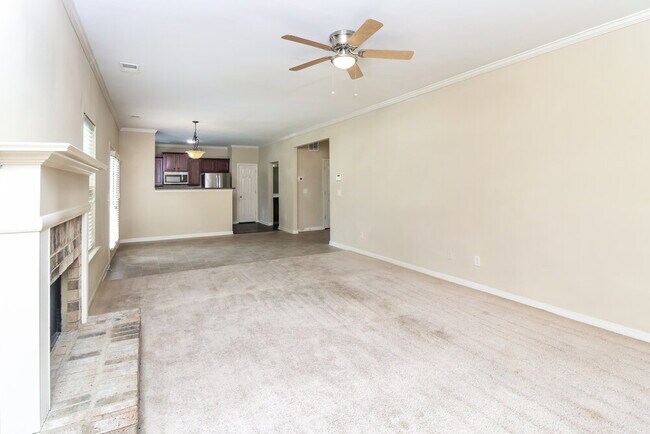 Foto del edificio - 2090 Hydrangea Ln