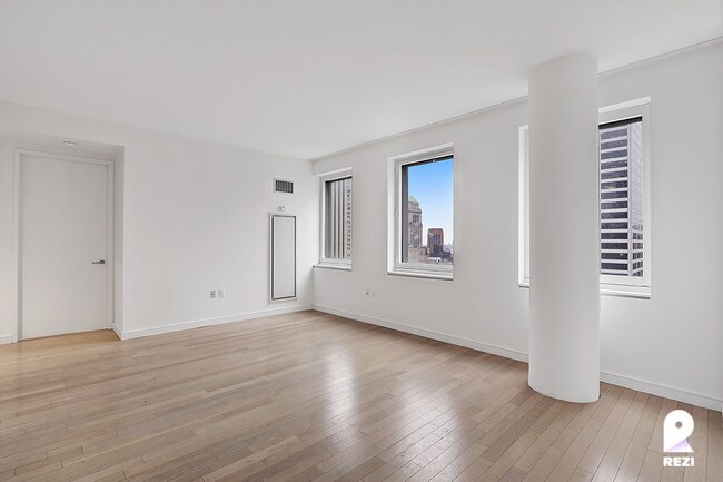 Building Photo - 70 W 45th St