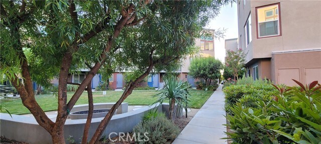Foto del edificio - 11391 Meeker Ave