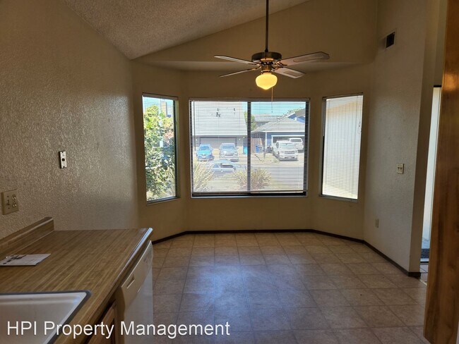 Foto del edificio - 3 br, 2 bath House - 7744 Montero Dr