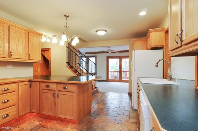 Building Photo - 3 br, 3 bath House - 24268 W Chicago Ave