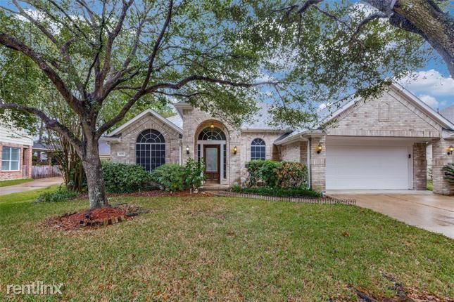 Building Photo - 14302 Meadow Estates Ln