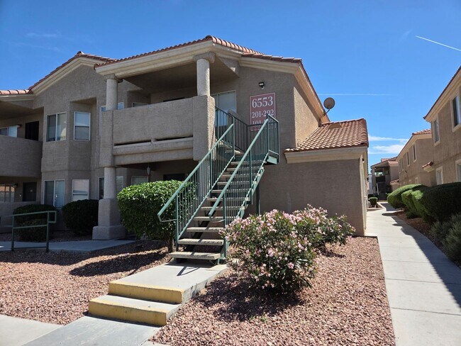 Building Photo - 6553 McRae Ave