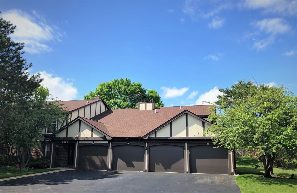 2900 Northampton Dr Unit C1, Rolling Meadows, IL 60008 Condo for Rent