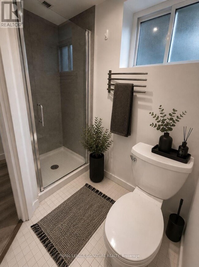 Building Photo - 22 Curzon St