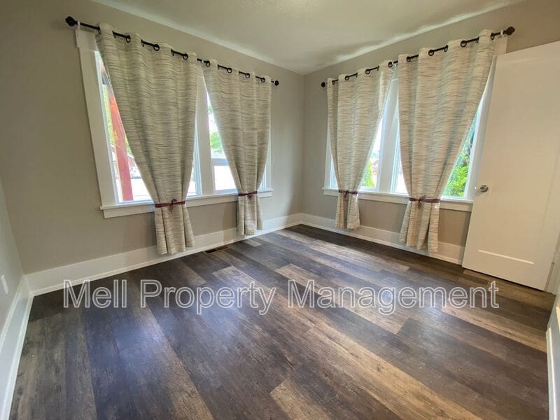 Primary Photo - 523 N 1st St