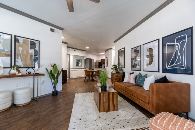 1BR, 2BA - 813SF - A9 - Living Room - Palencia