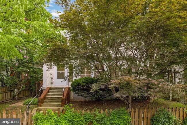 Foto del edificio - 3717 Legation St NW