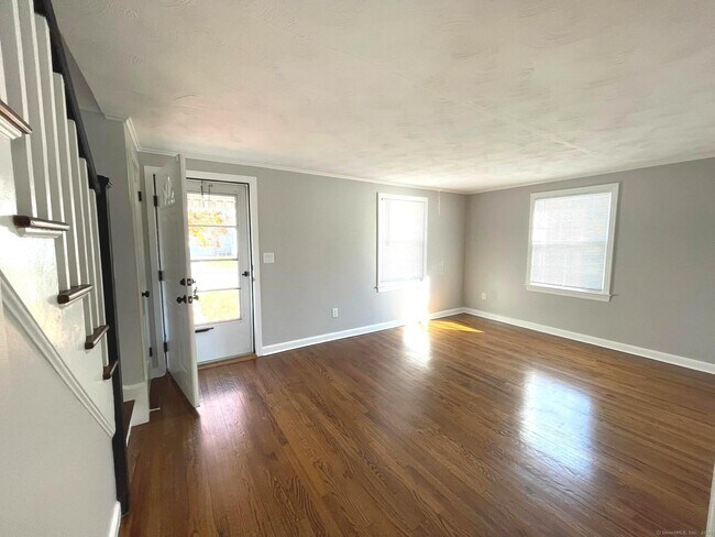 Building Photo - 34 Monroe St