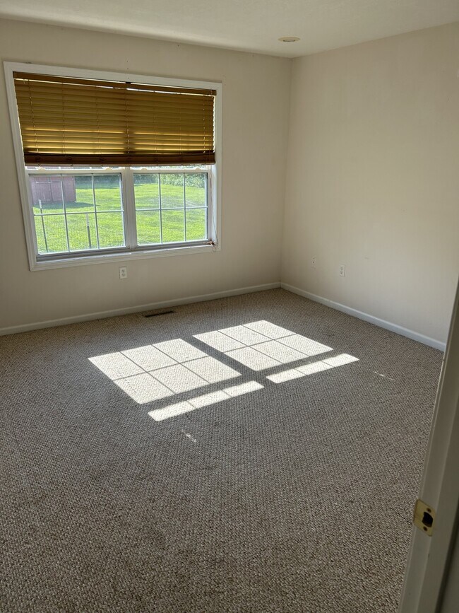Building Photo - 1311 Deadra Dr