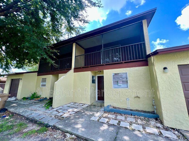 Primary Photo - 622 Royalty Ct