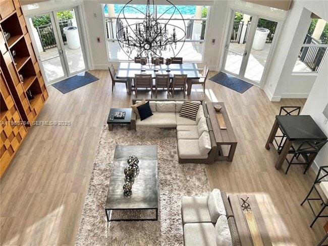 Foto del edificio - 3145 NE 184th St